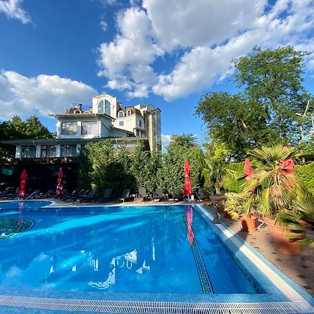 Hotel Royal Park Chişinău Esterno foto