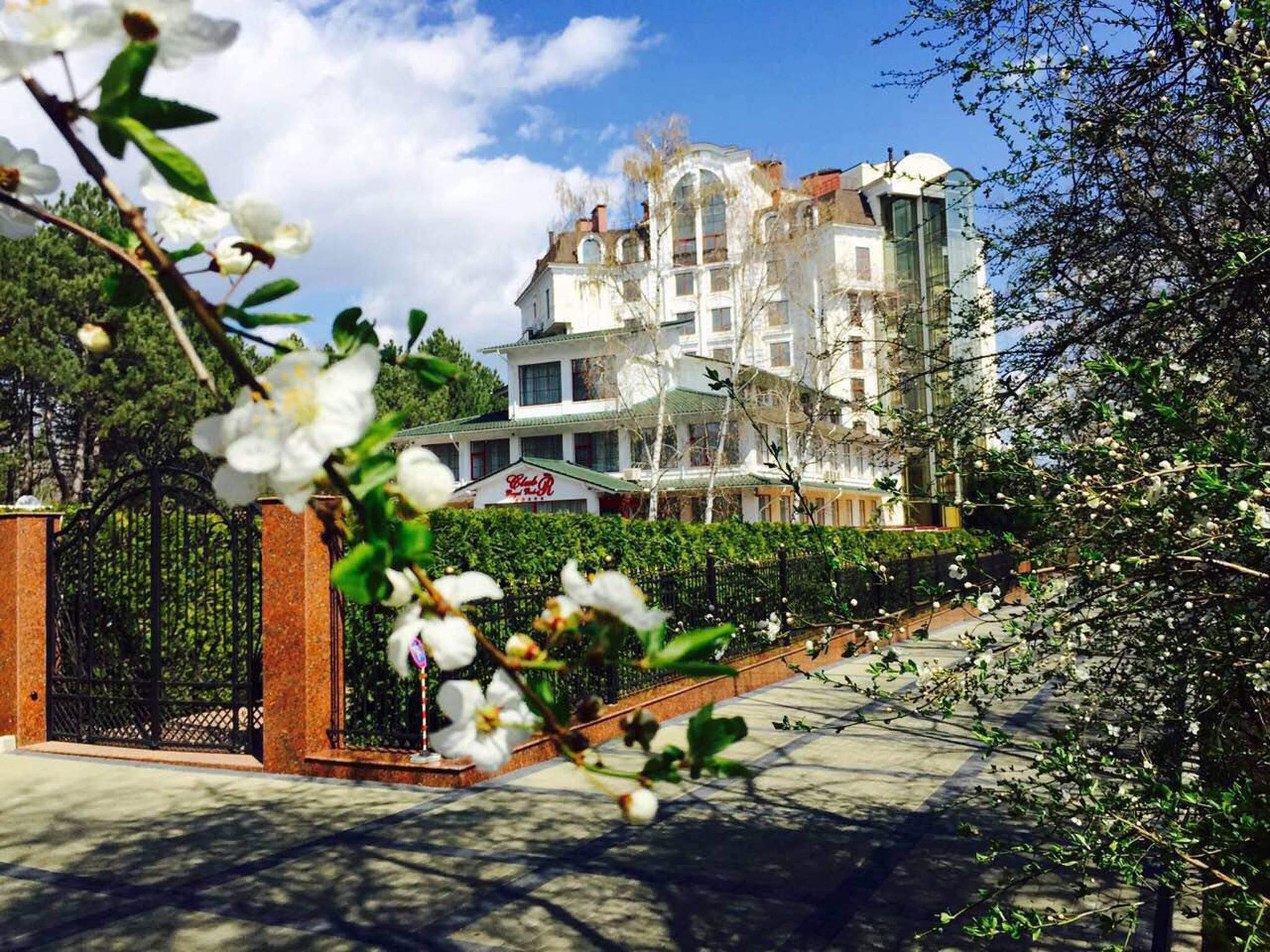 Hotel Royal Park Chişinău Esterno foto