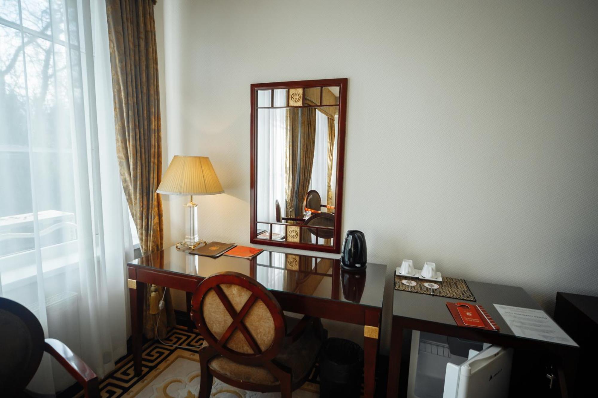 Hotel Royal Park Chişinău Esterno foto