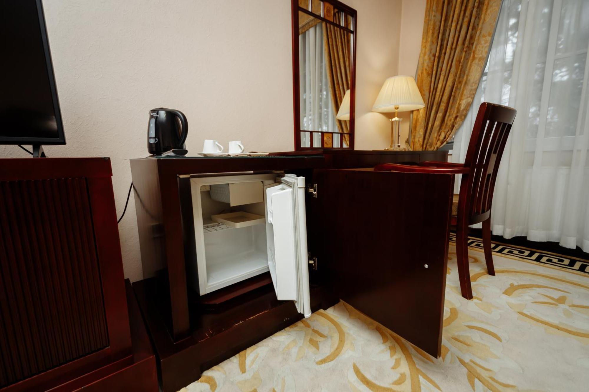 Hotel Royal Park Chişinău Esterno foto