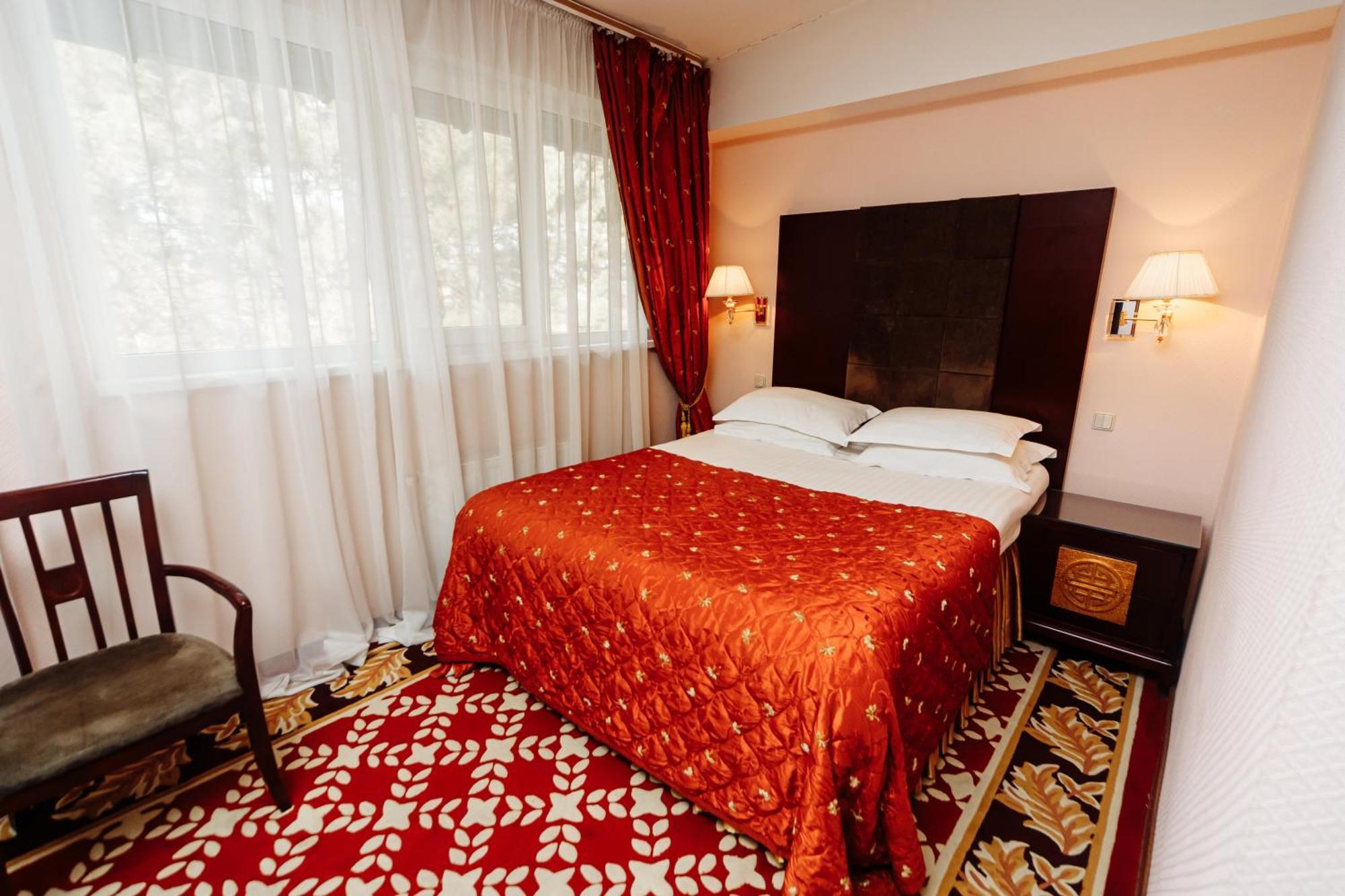Hotel Royal Park Chişinău Esterno foto