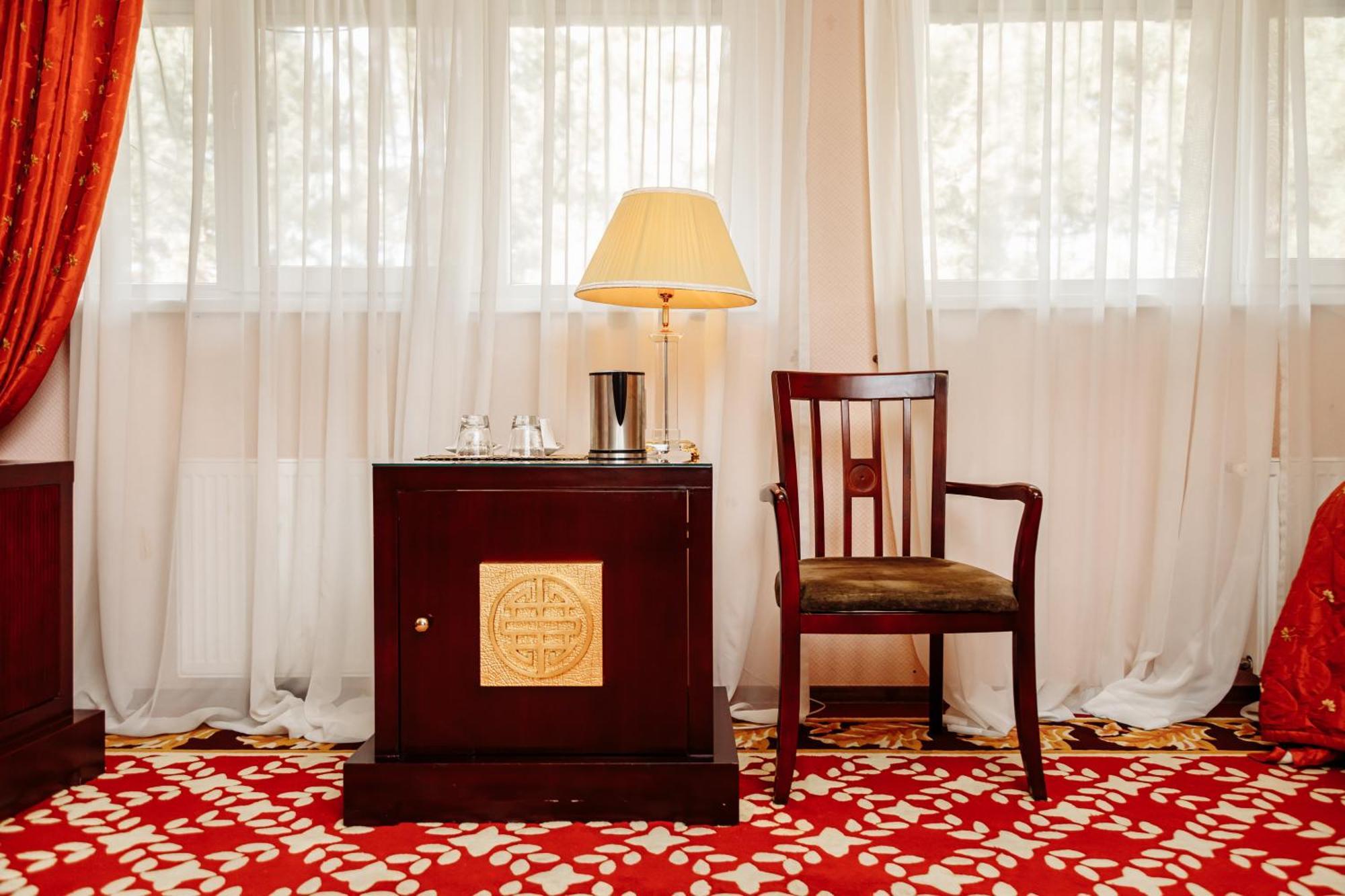 Hotel Royal Park Chişinău Esterno foto