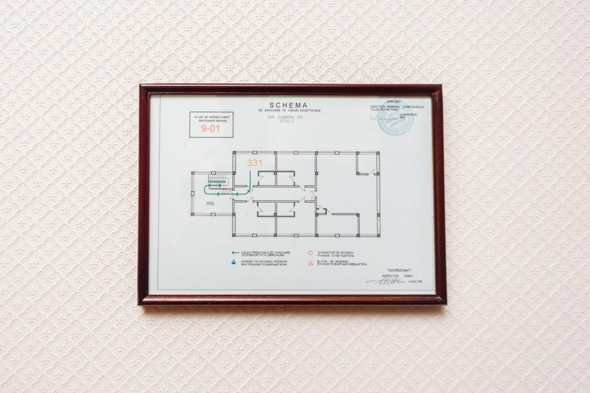 Hotel Royal Park Chişinău Esterno foto