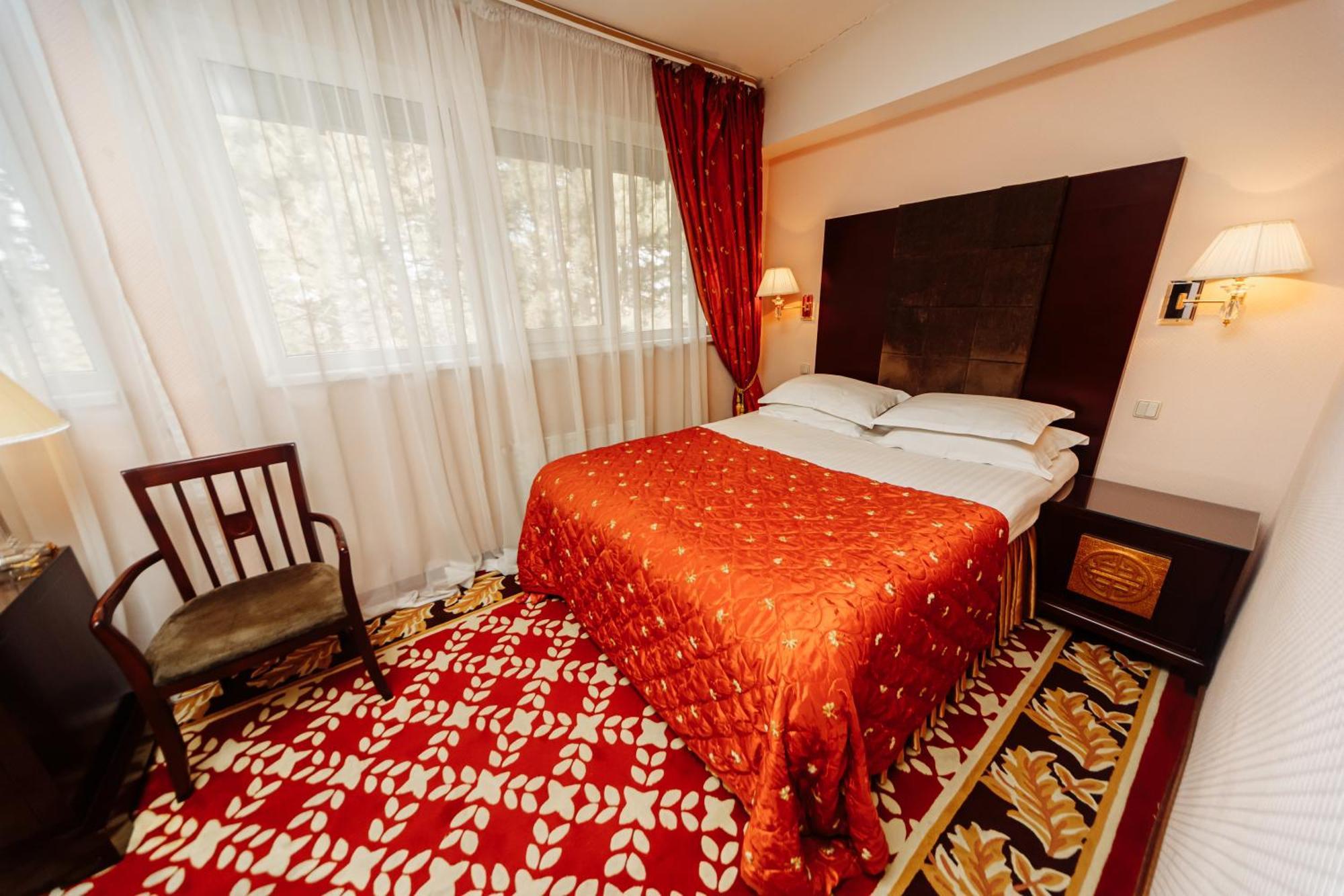 Hotel Royal Park Chişinău Esterno foto